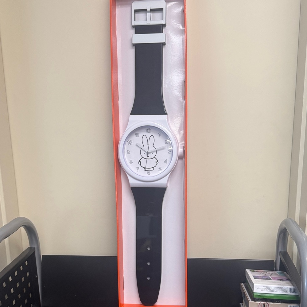 Black and White Cartoon Character Watch